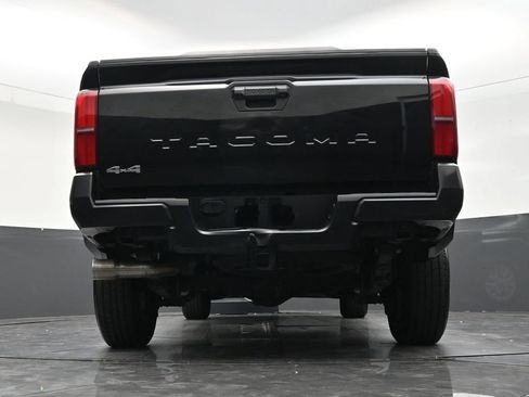 Used 2025 Toyota Tacoma SR AWD/4WD image 23