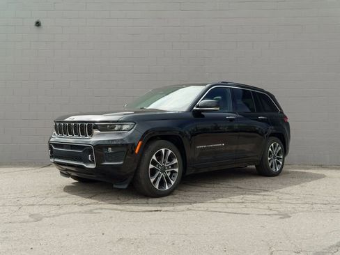 Used 2023 Jeep Grand Cherokee Overland AWD/4WD image 1