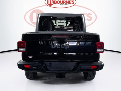 Used 2022 Jeep Gladiator Sport AWD/4WD image 8