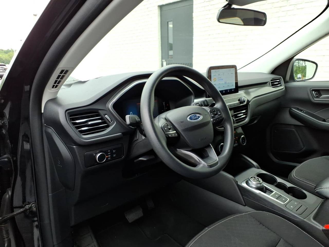 Used 2025 Ford Escape Active FWD image 5