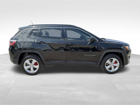 Used 2019 Jeep Compass Latitude w/ Popular Equipment Group AWD/4WD image 8
