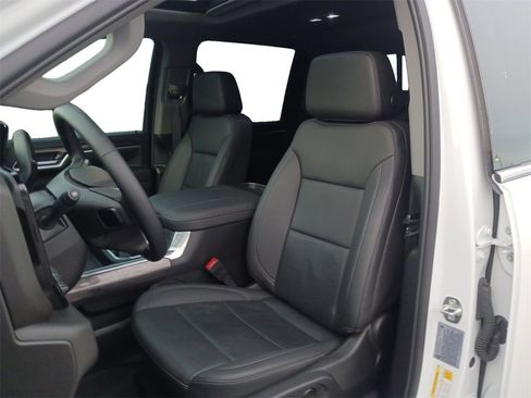 Used 2025 Chevrolet Silverado 3500 LTZ w/ LTZ Plus Package image 28