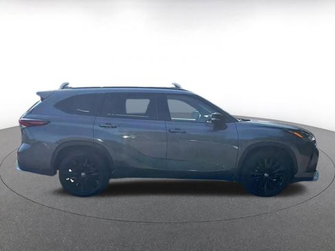 Used 2024 Toyota Highlander XSE FWD image 21