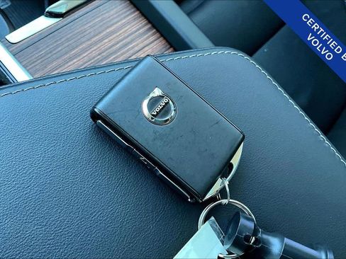 Used 2024 Volvo XC60 T8 Ultimate w/ Protection Package Premier image 13