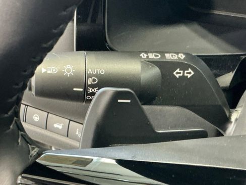 Used 2024 Nissan Pathfinder Platinum AWD/4WD image 36