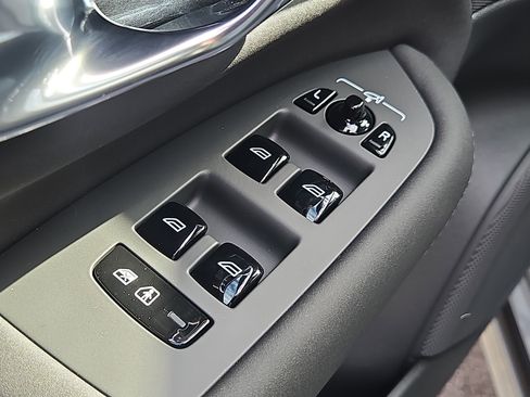 New 2026 Volvo XC90 T8 Plus image 17