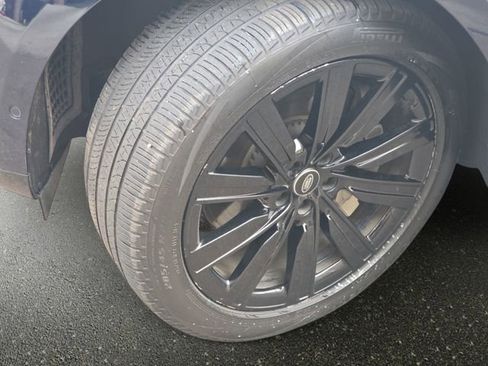 Certified 2023 Land Rover Range Rover Long Wheelbase SE AWD/4WD image 33