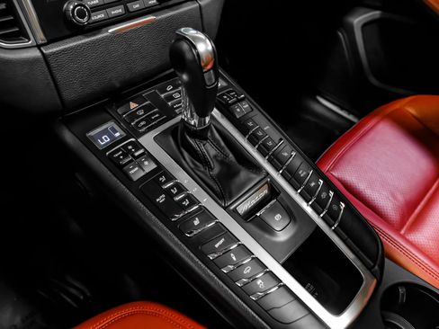Used 2018 Porsche Macan GTS AWD/4WD image 16