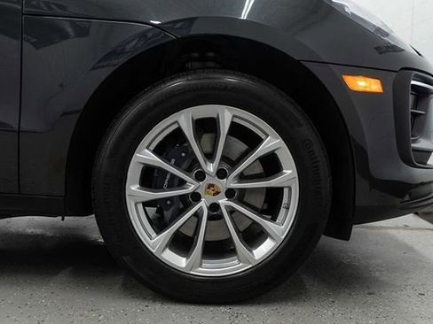 Used 2024 Porsche Macan w/ Premium Plus Package image 37