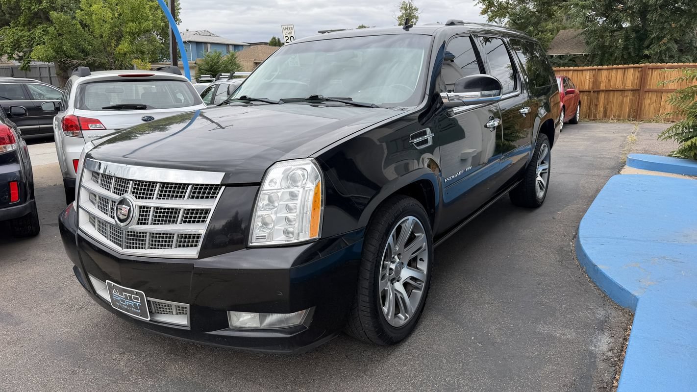 Used 2011 Cadillac Escalade ESV Platinum AWD/4WD image 5