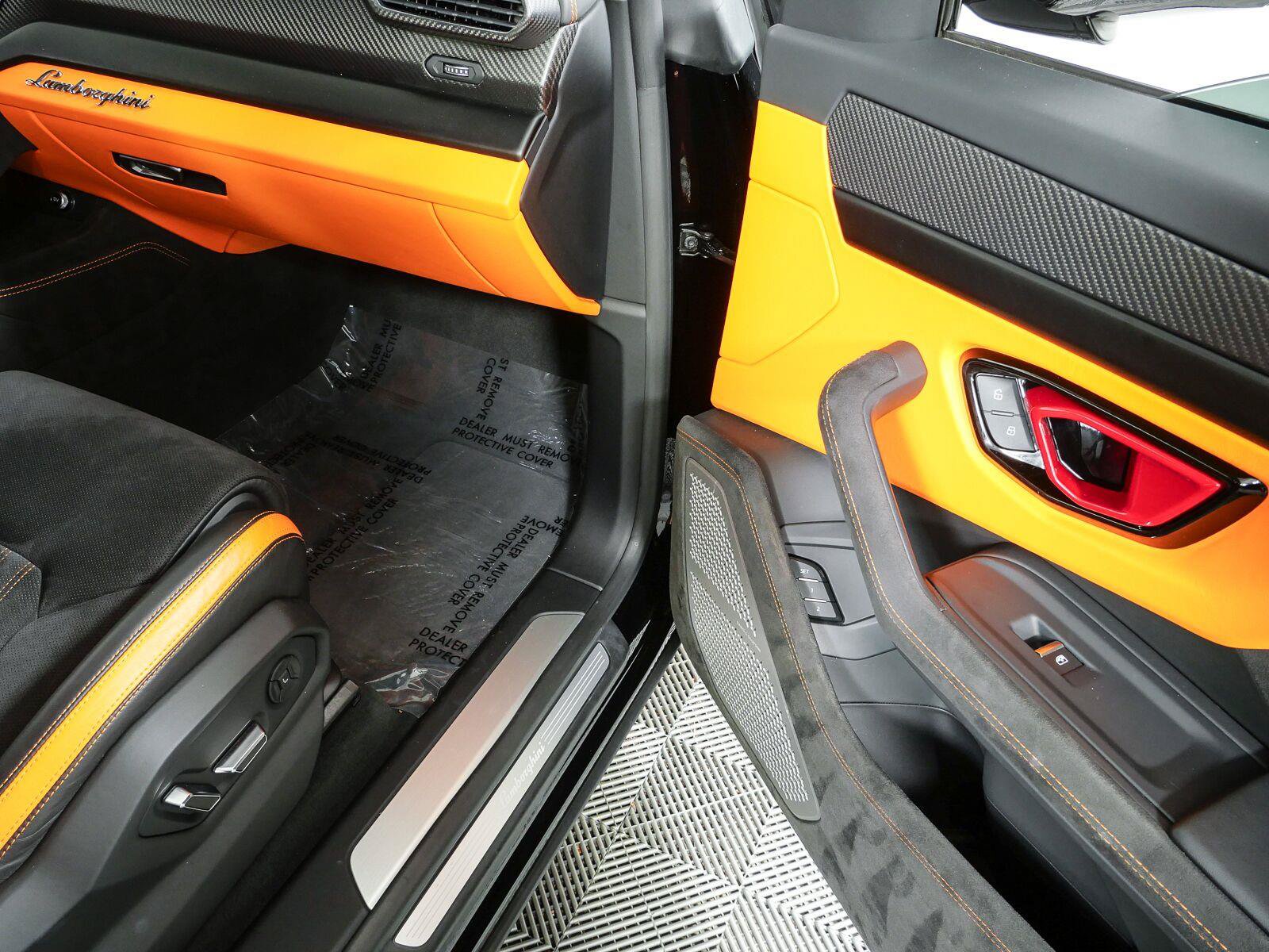 Used 2024 Lamborghini Urus S AWD/4WD image 25