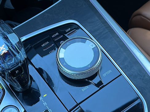 Used 2022 BMW X5 xDrive40i w/ Premium Package image 36