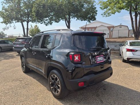 Used 2023 Jeep Renegade Latitude AWD/4WD image 8