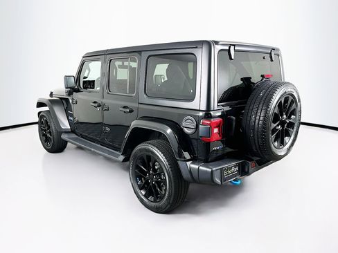 Used 2023 Jeep Wrangler Unlimited Sahara w/ Cold Weather Group AWD/4WD image 5