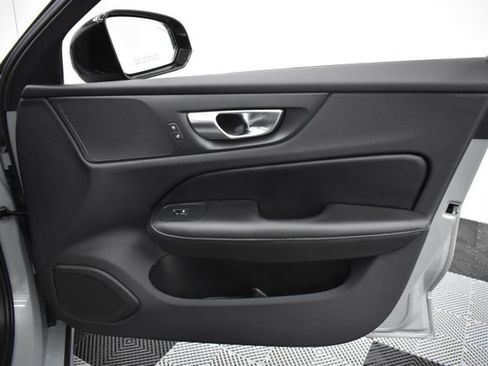 Used 2025 Volvo S60 B5 Core image 25