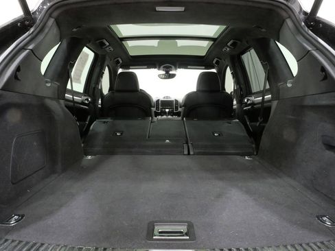 Used 2014 Porsche Cayenne Turbo image 30