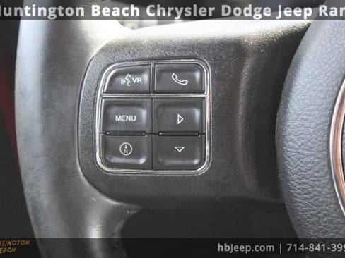 Used 2017 Jeep Wrangler Unlimited Rubicon w/ Connectivity Group image 15