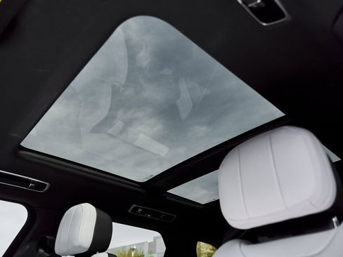 Used 2025 Land Rover Range Rover Sport Dynamic SE image 45