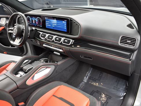 Used 2024 Mercedes-Benz GLE 63 AMG S image 7