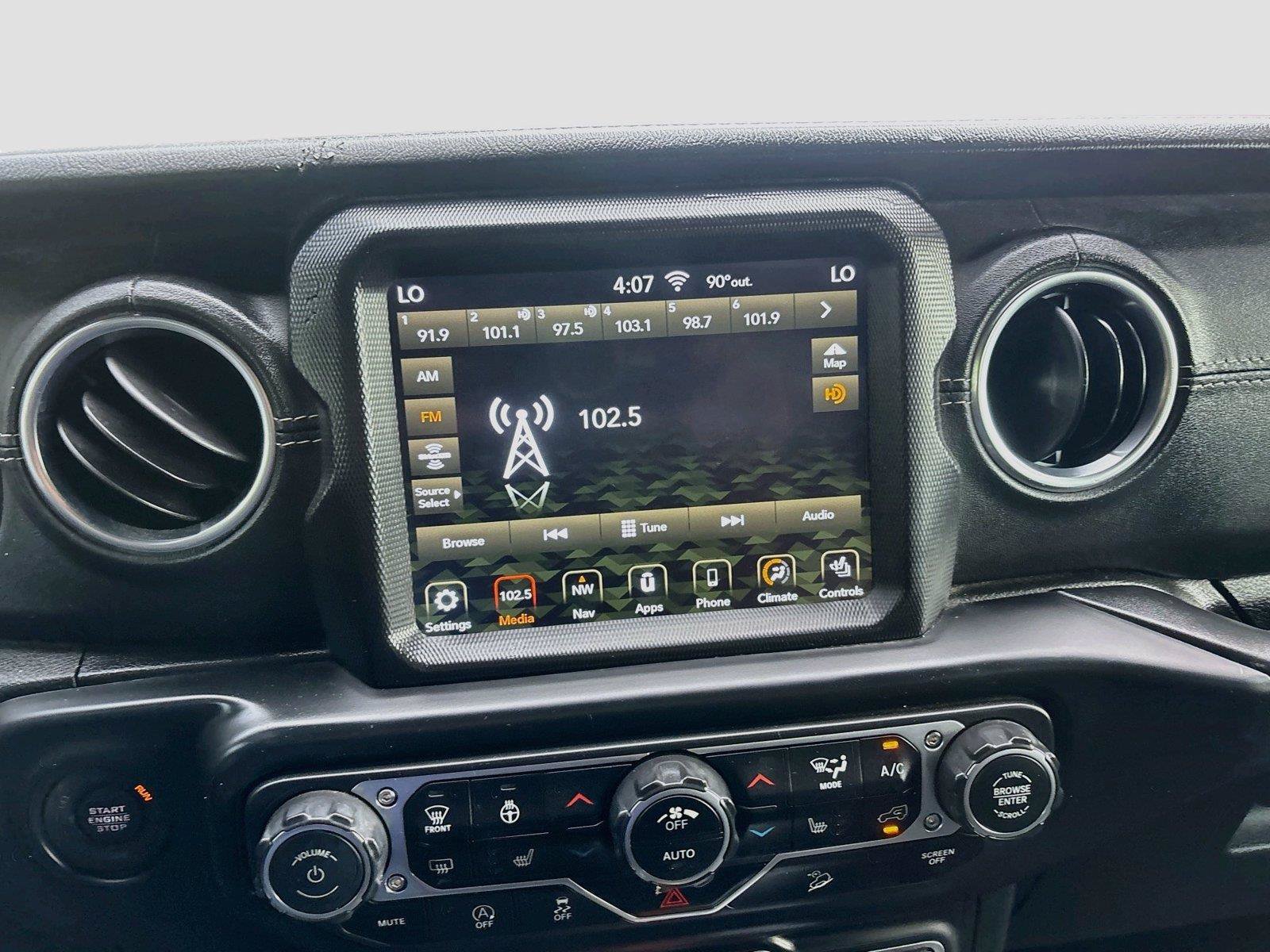 Used 2019 Jeep Wrangler Unlimited Sahara AWD/4WD image 9