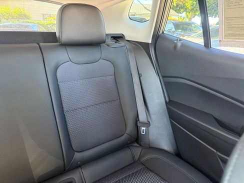 Used 2025 Chevrolet Trax LT image 35