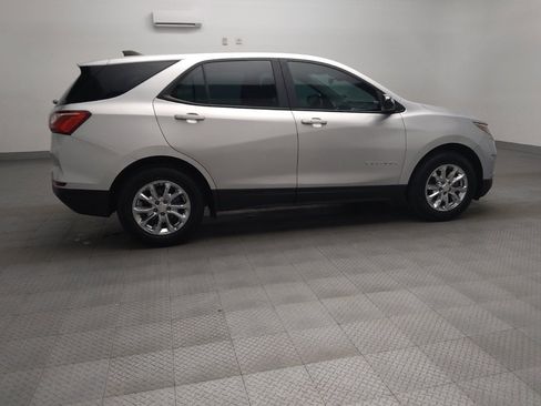 Used 2021 Chevrolet Equinox LS image 10