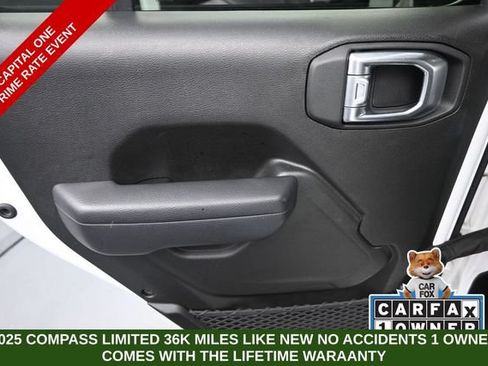 Used 2024 Jeep Wrangler Unlimited w/ Convenience Group AWD/4WD image 18
