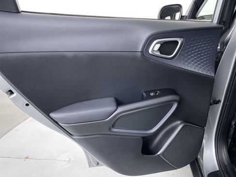 Used 2023 Kia Soul EX image 21