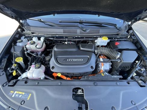 Used 2023 Chrysler Pacifica Pinnacle image 30