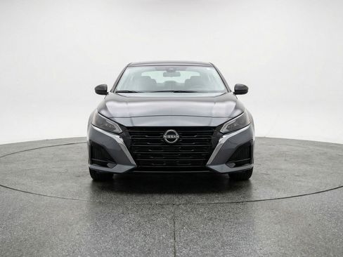 Used 2025 Nissan Altima 2.5 SV image 2