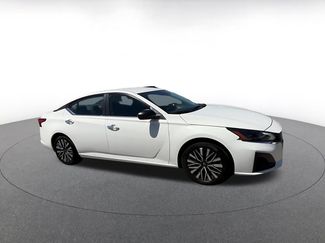 Used 2025 Nissan Altima 2.5 SV FWD video 2