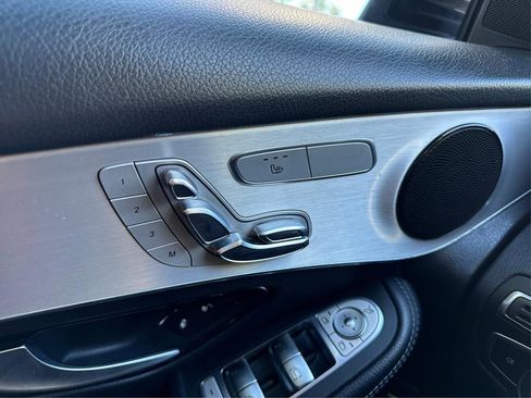 Used 2019 Mercedes-Benz GLC 300 image 18