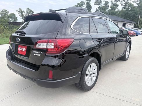 Used 2016 Subaru Outback 2.5i Premium AWD/4WD image 4