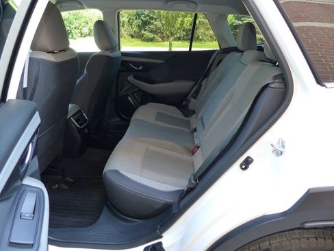 Used 2024 Subaru Outback Premium AWD/4WD image 28
