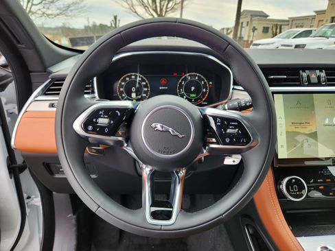 New 2026 Jaguar F-PACE R-Dynamic S image 13