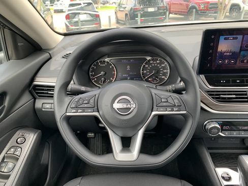 New 2026 Nissan Altima 2.5 SV FWD image 19