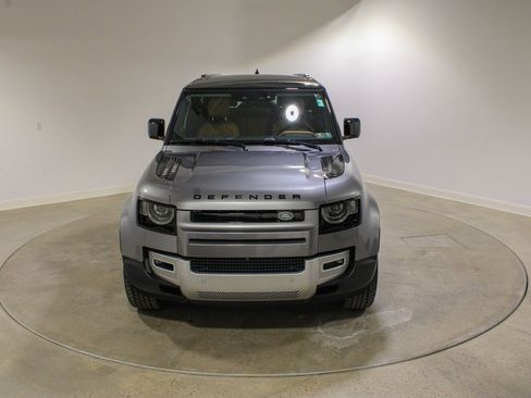 Used 2024 Land Rover Defender 90 S image 8