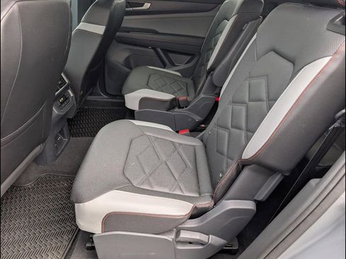 Certified 2025 Volkswagen Atlas Peak Edition SE AWD/4WD image 9