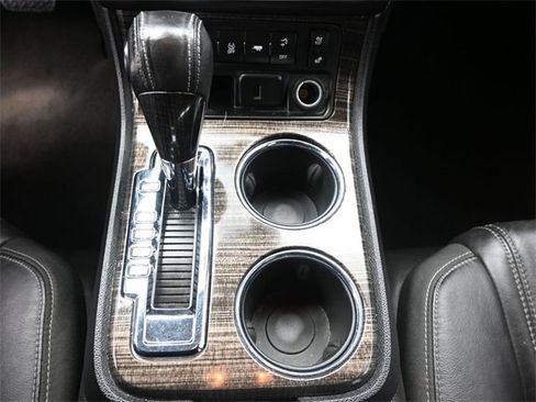 Used 2017 GMC Acadia Limited SLT image 3