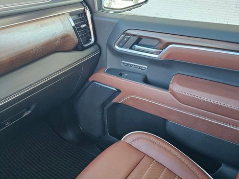 Used 2025 GMC Sierra 1500 Denali Ultimate image 14