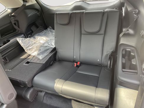 Used 2025 Subaru Ascent Touring AWD/4WD image 6