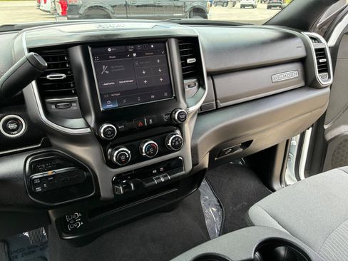 Used 2024 RAM 2500 Big Horn AWD/4WD image 17