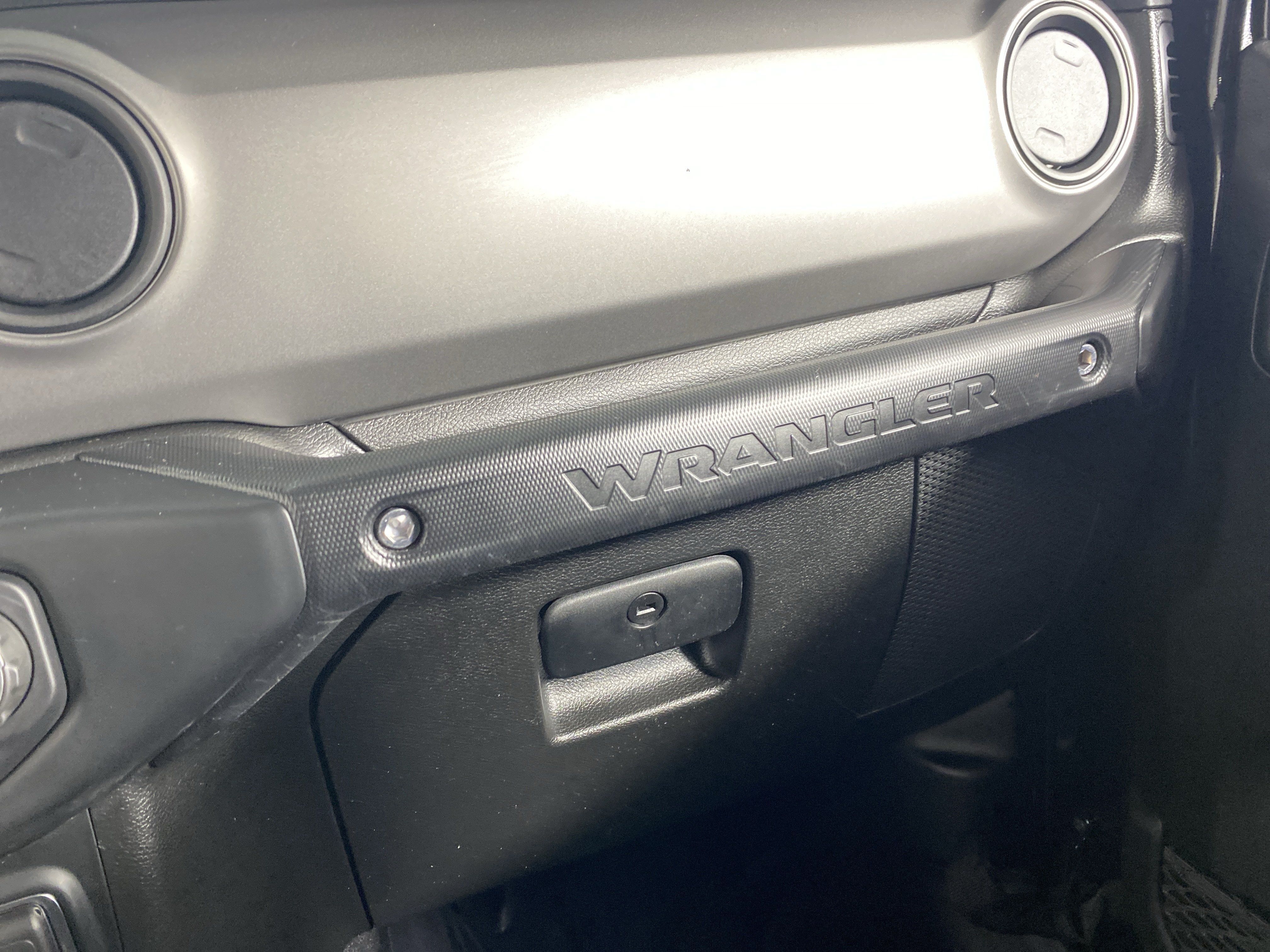Used 2022 Jeep Wrangler Sport AWD/4WD image 28