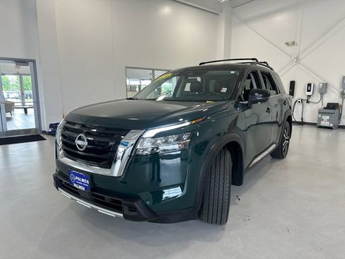 Used 2024 Nissan Pathfinder Platinum w/ Cargo Package AWD/4WD image 10