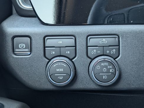 New 2026 Chevrolet Silverado 2500 LT w/ Leather Package AWD/4WD image 18
