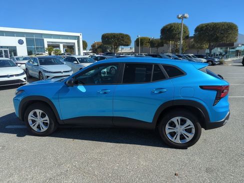 Used 2025 Chevrolet Trax LS w/ Driver Confidence Package image 10