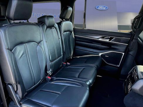 Used 2024 Jeep Wagoneer L Series II w/ Flexible Seating Group AWD/4WD image 25
