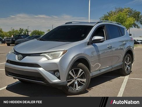 Used 2017 Toyota RAV4 XLE AWD/4WD image 1