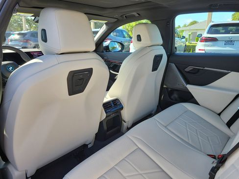 New 2027 BMW i5 eDrive40 RWD image 9
