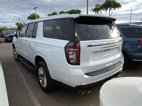 Used 2021 Chevrolet Suburban Premier w/ Premium Package AWD/4WD image 3